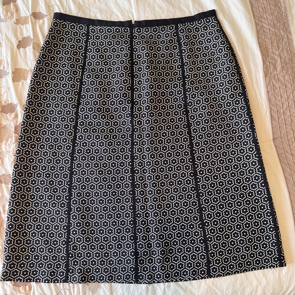 Ann Taylor Black and White Geometric Pencil Skirt